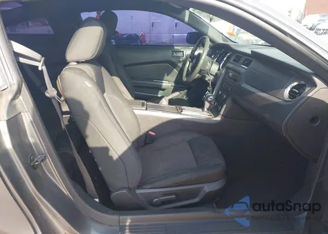 2010 Ford Mustang V6 z USA, uszkodzony, nr VIN 1ZVBP8AN7A5114737